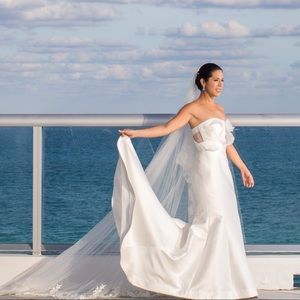 Carolina Herrera, wedding dress